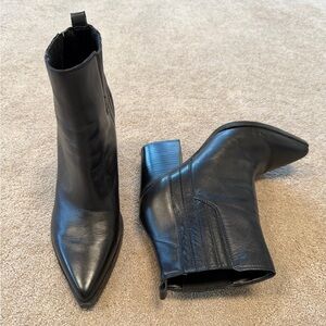 Vince Camuto ankle boot